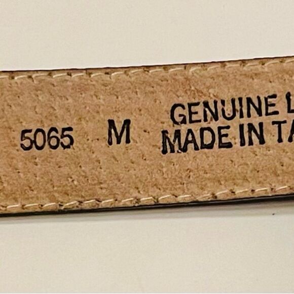 The Ritz Accessory Collection Leather Belt Sz Medium Gray Suede - Picture 9 of 9